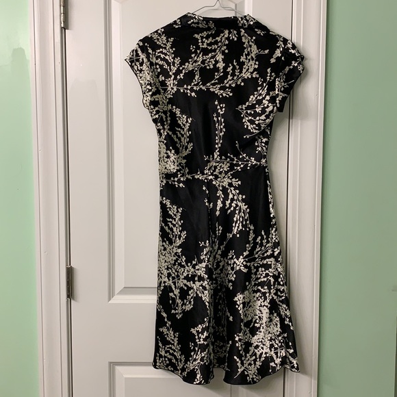 Size 3 dress 👗 $5 - Picture 2 of 3